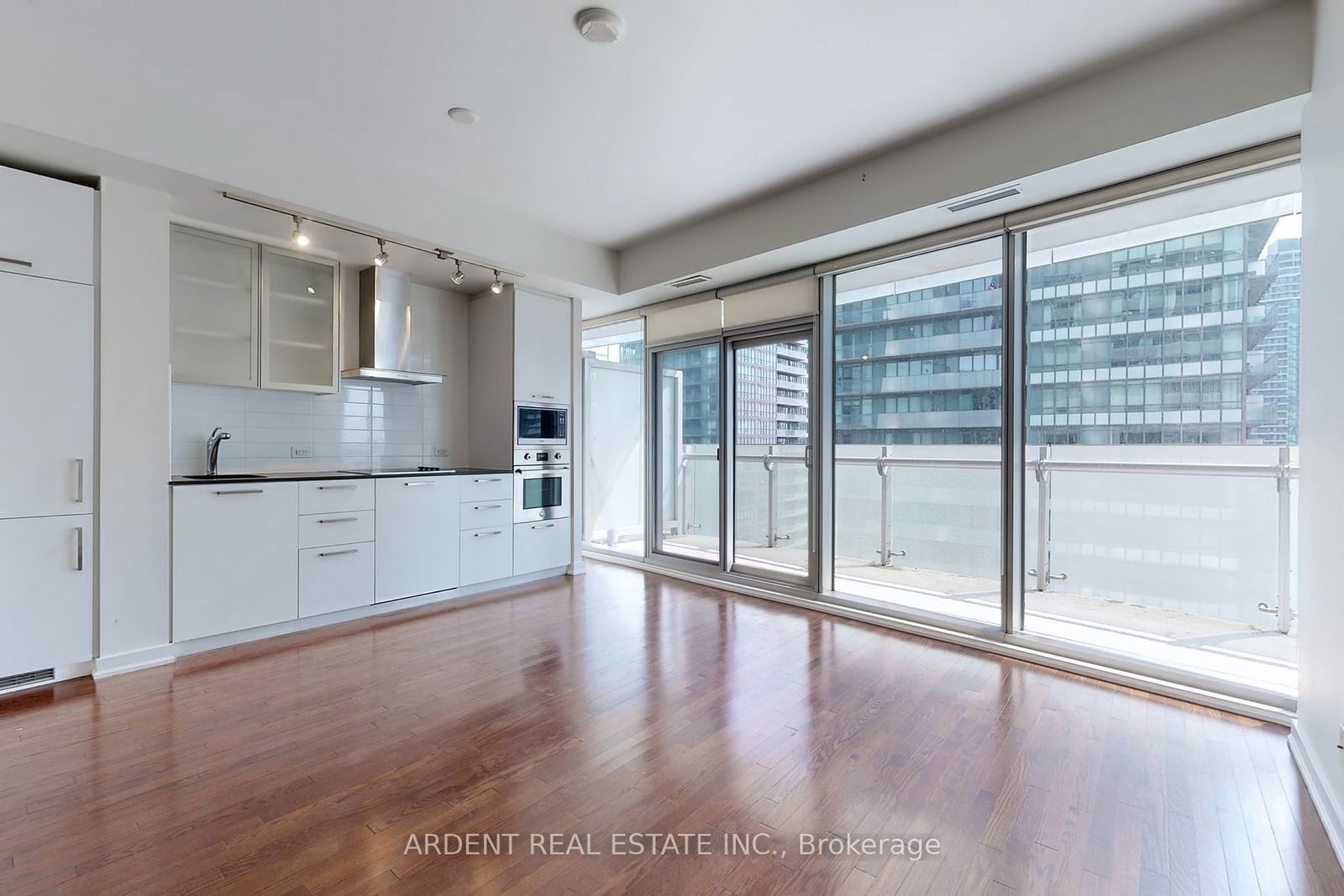 14 York St, unit 2401 for rent