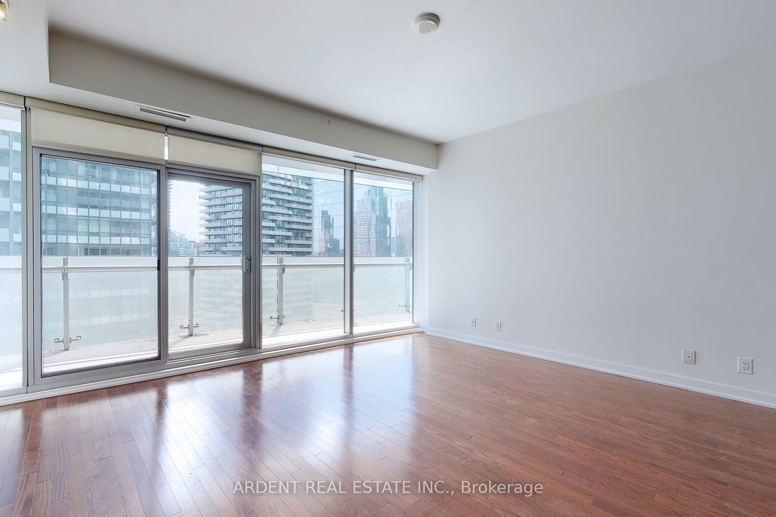 14 York St, unit 2401 for rent