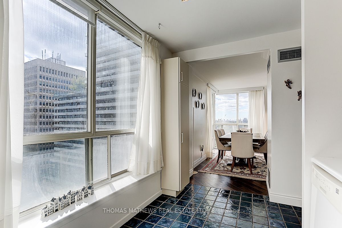 44 St Joseph St, unit 1012 for rent