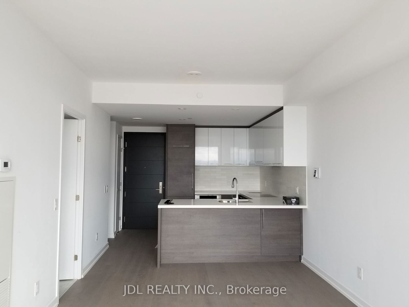 488 UNIVERSITY Ave W, unit 2412 for rent