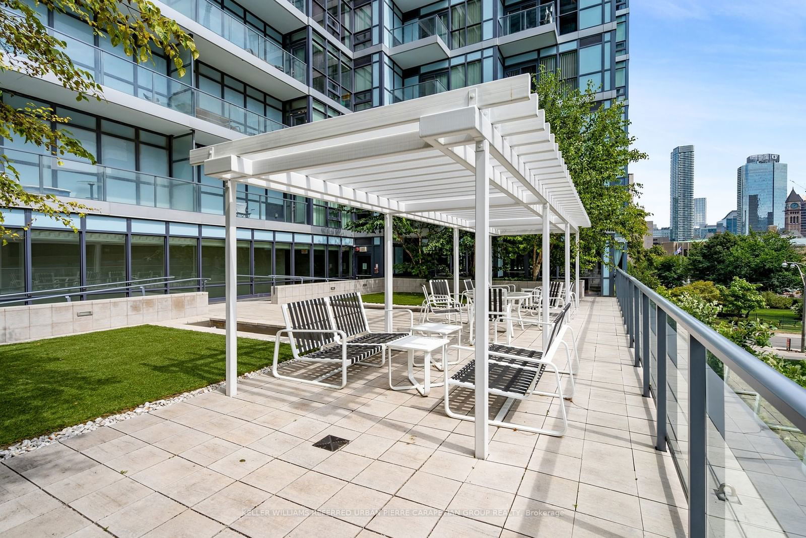 No 210 Residences on Simcoe, Downtown, Toronto