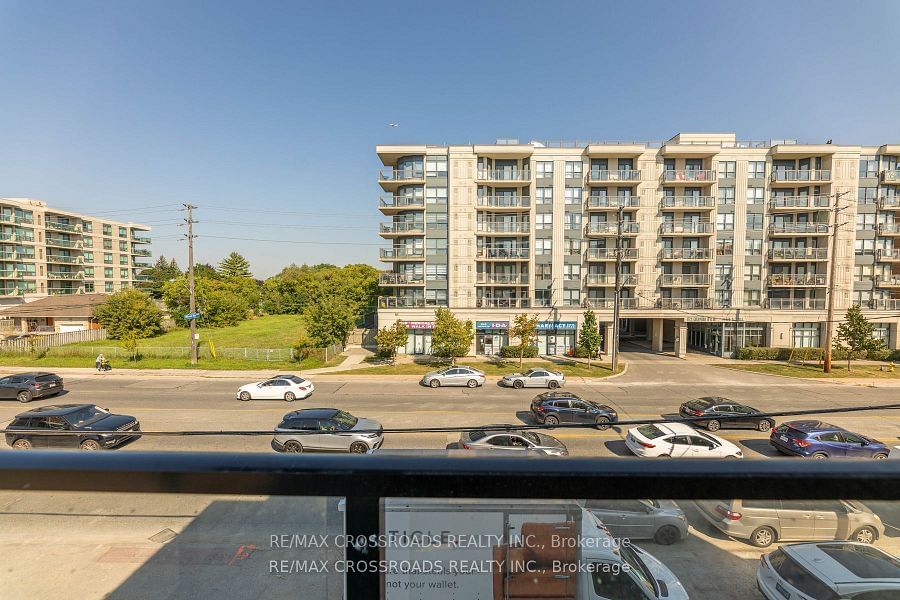 871 Sheppard Ave W, unit TH11 for rent