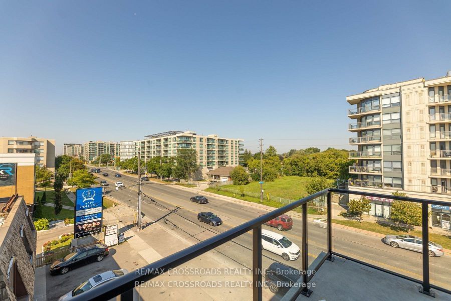 871 Sheppard Ave W, unit TH11 for rent