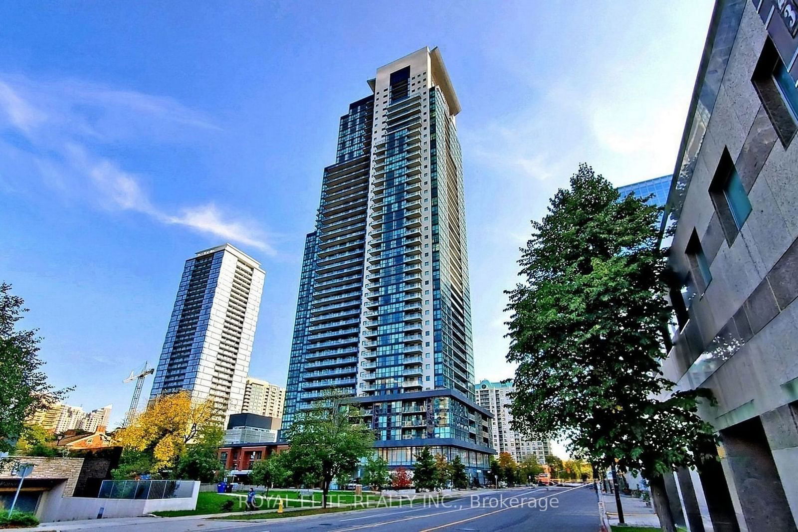 5162 Yonge St, unit PH202 for sale