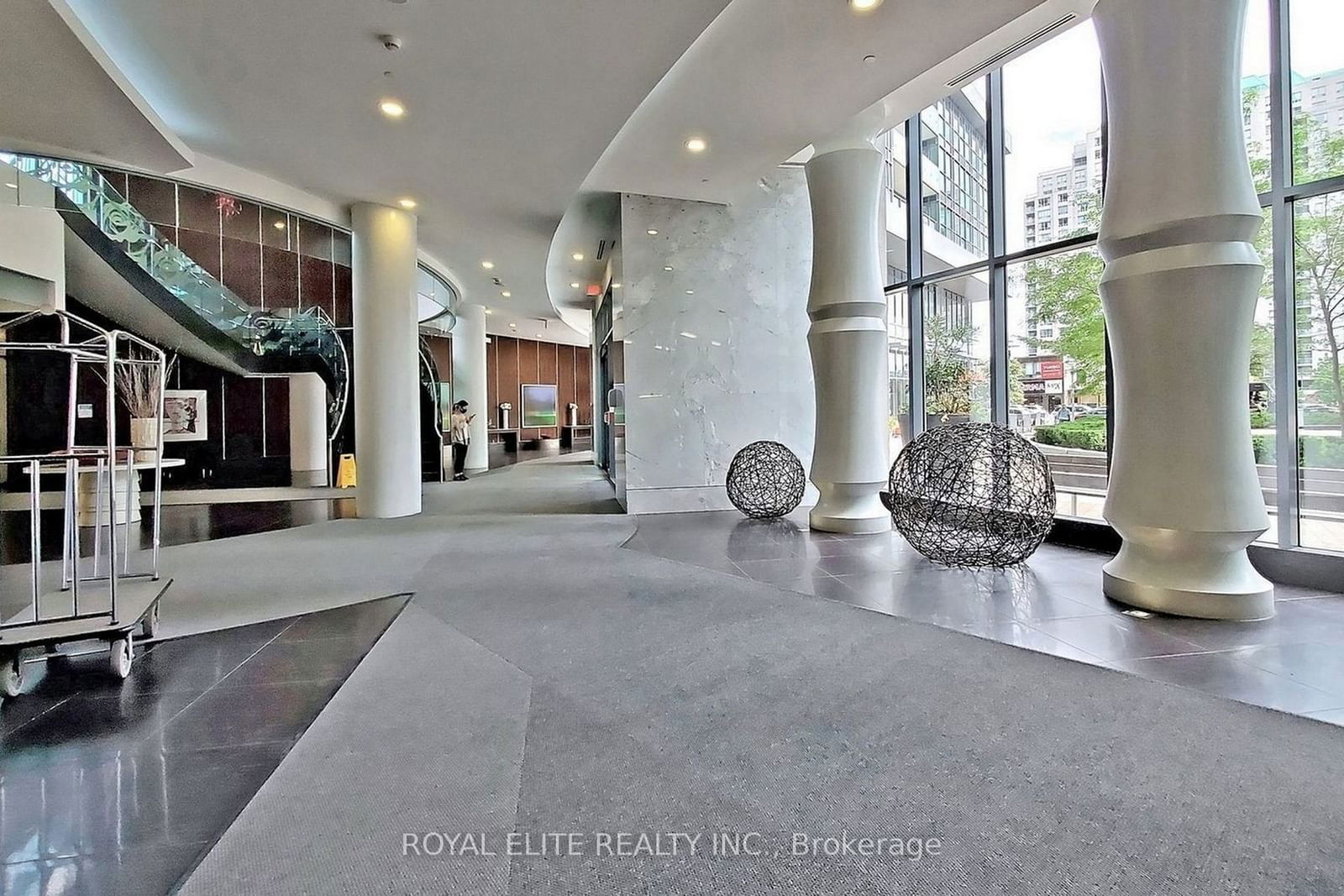 5162 Yonge St, unit PH202 for sale