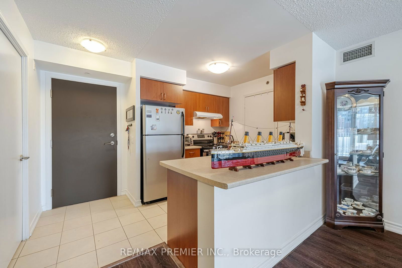 35 Saranac Blvd, unit 329 for sale