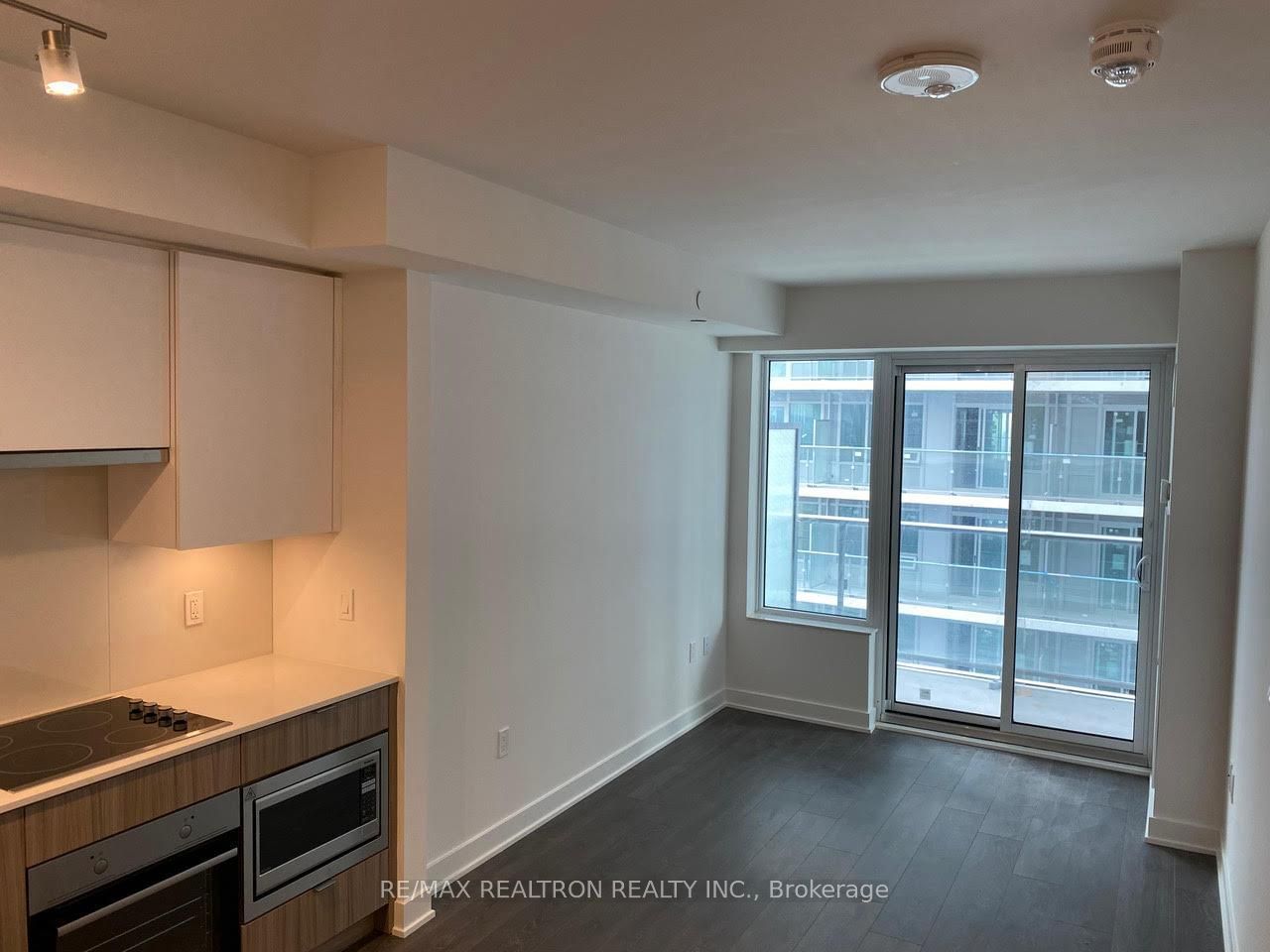 99 Broadway Ave, unit 2806 for rent