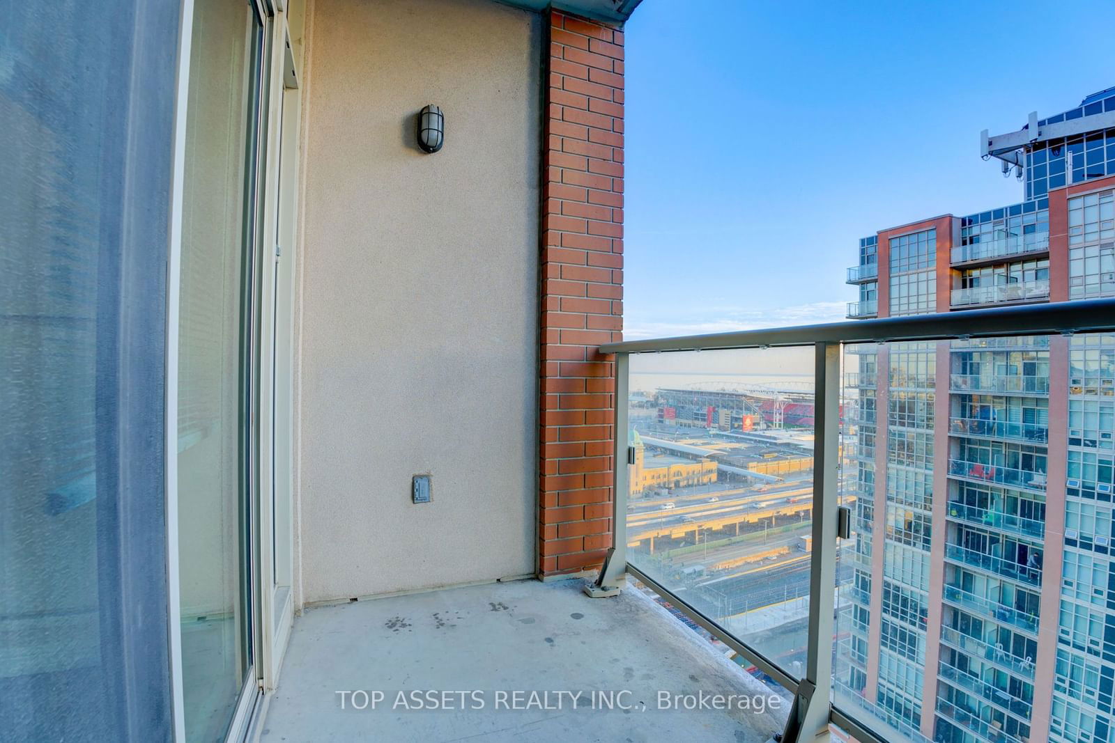 75 East Liberty St, unit 2008 for rent