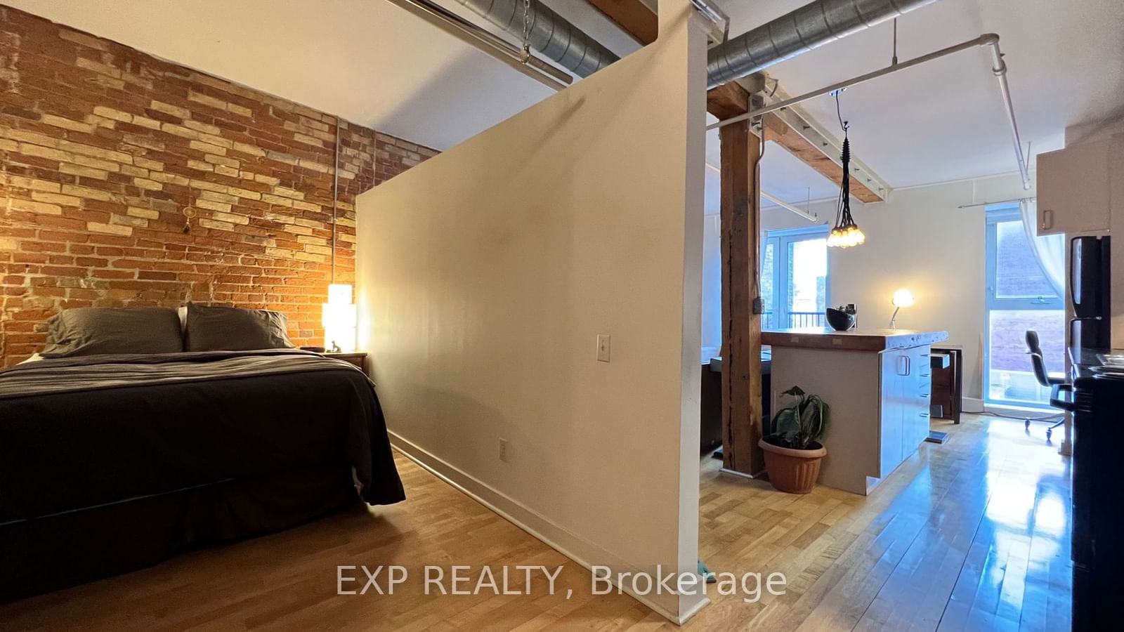 81A Front St E, unit 415 for rent