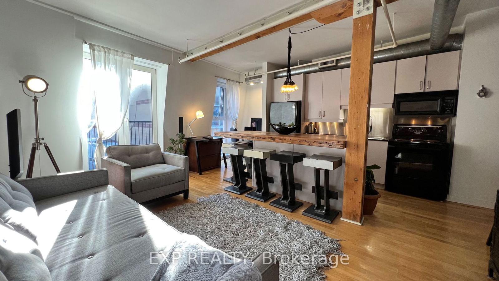 81A Front St E, unit 415 for rent