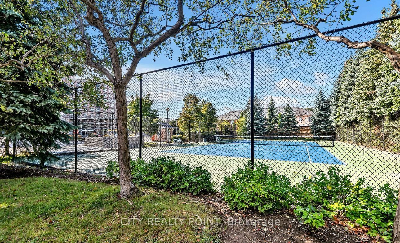 1720 Eglington Ave E, unit 807 for sale