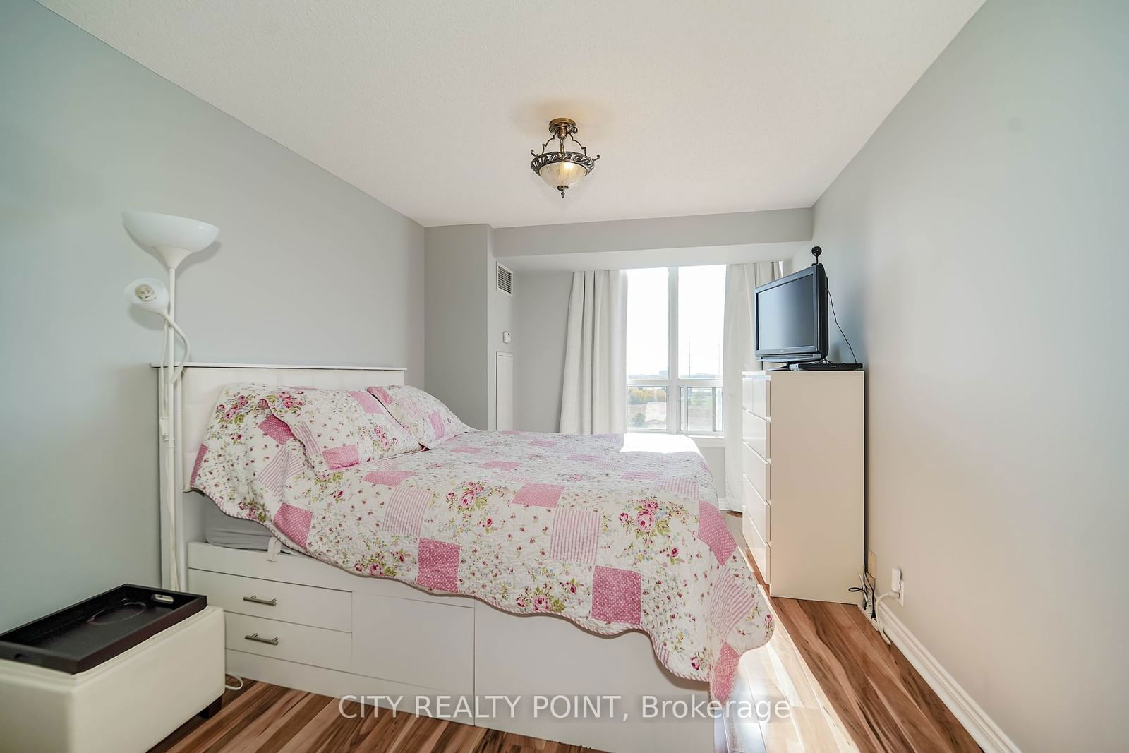 1720 Eglington Ave E, unit 807 for sale