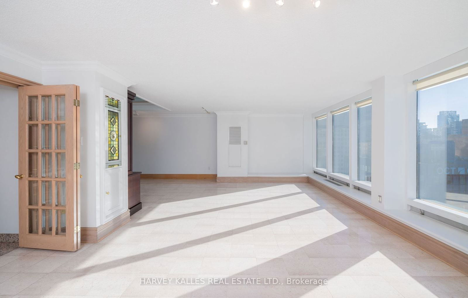 110 Bloor St W, unit 2006 for rent