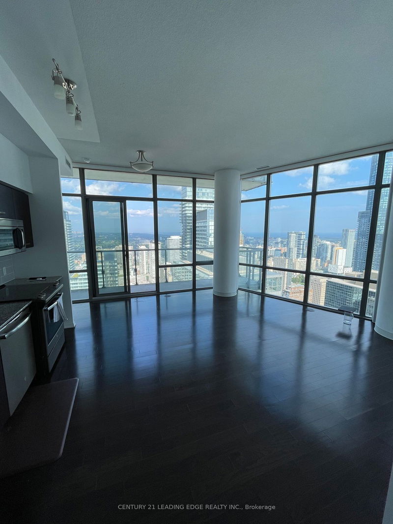 832 Bay St, unit 4908 for rent