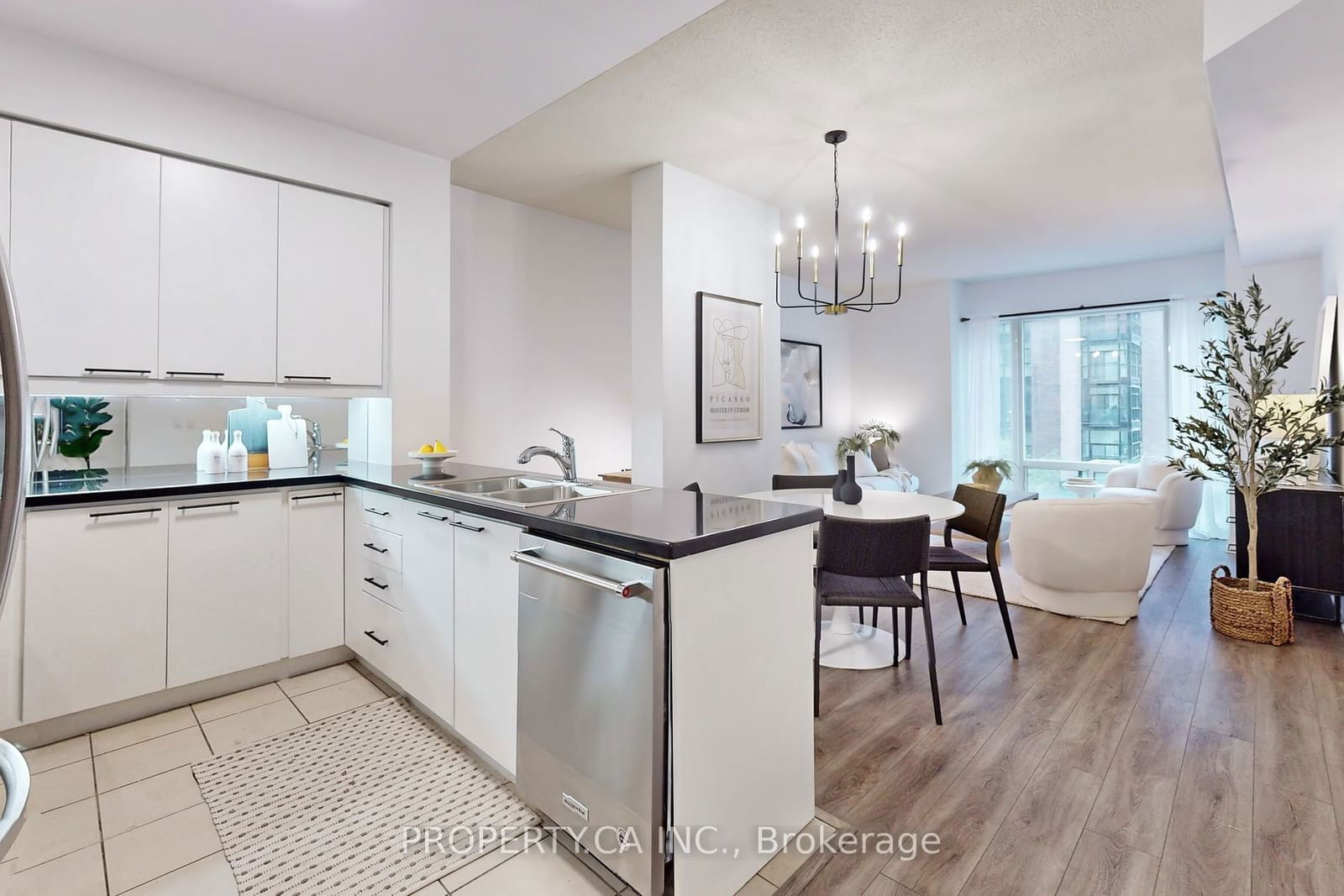 1121 Bay St, unit 301 for sale