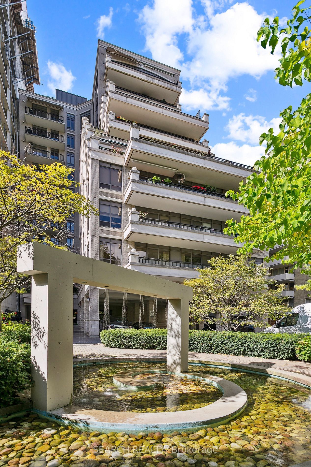 99 Avenue Rd, unit 1006 for sale