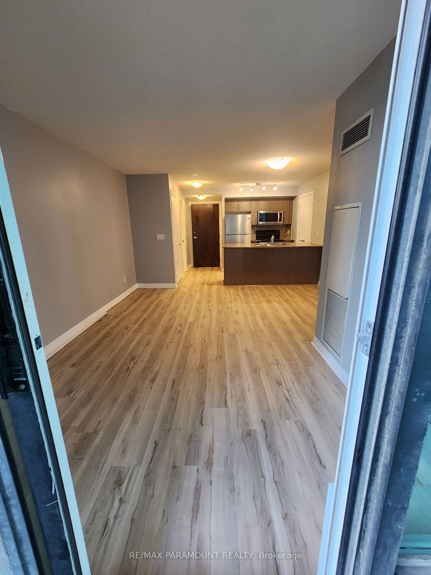 12 Yonge St, unit 705 for rent