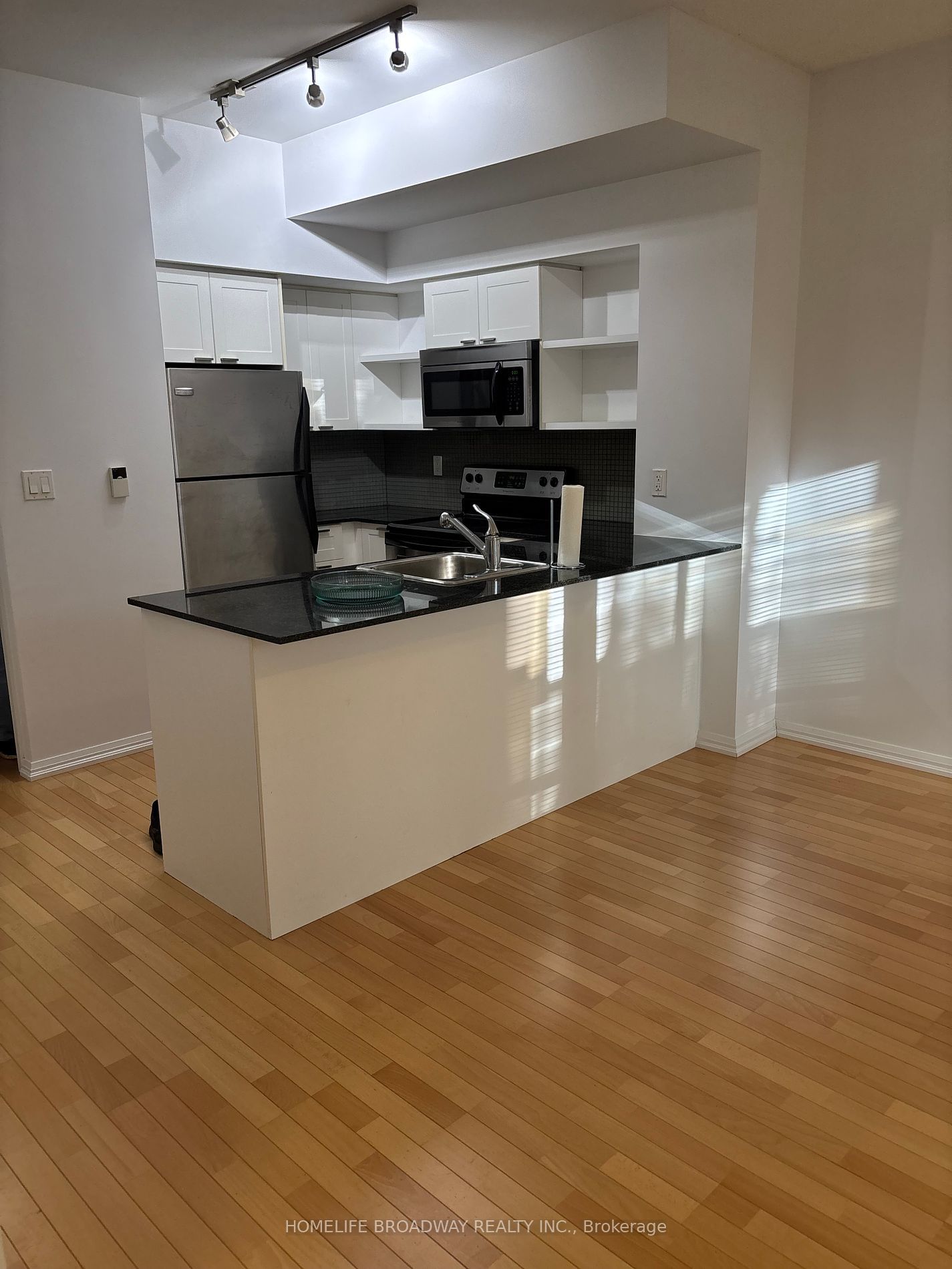 35 Hayden St, unit 417 for rent