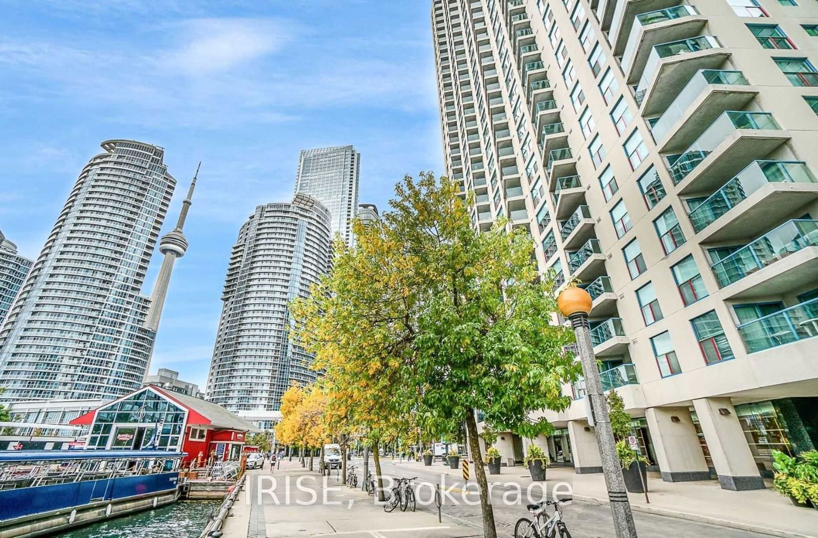 77 Harbour Sq, unit 806 for sale