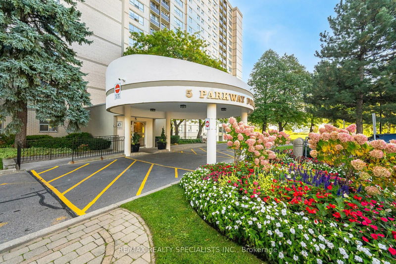 5 Parkway Forest Dr, unit 1808 for sale