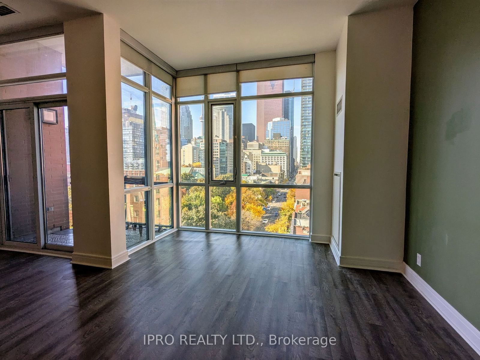 112 George St, unit 823 for rent