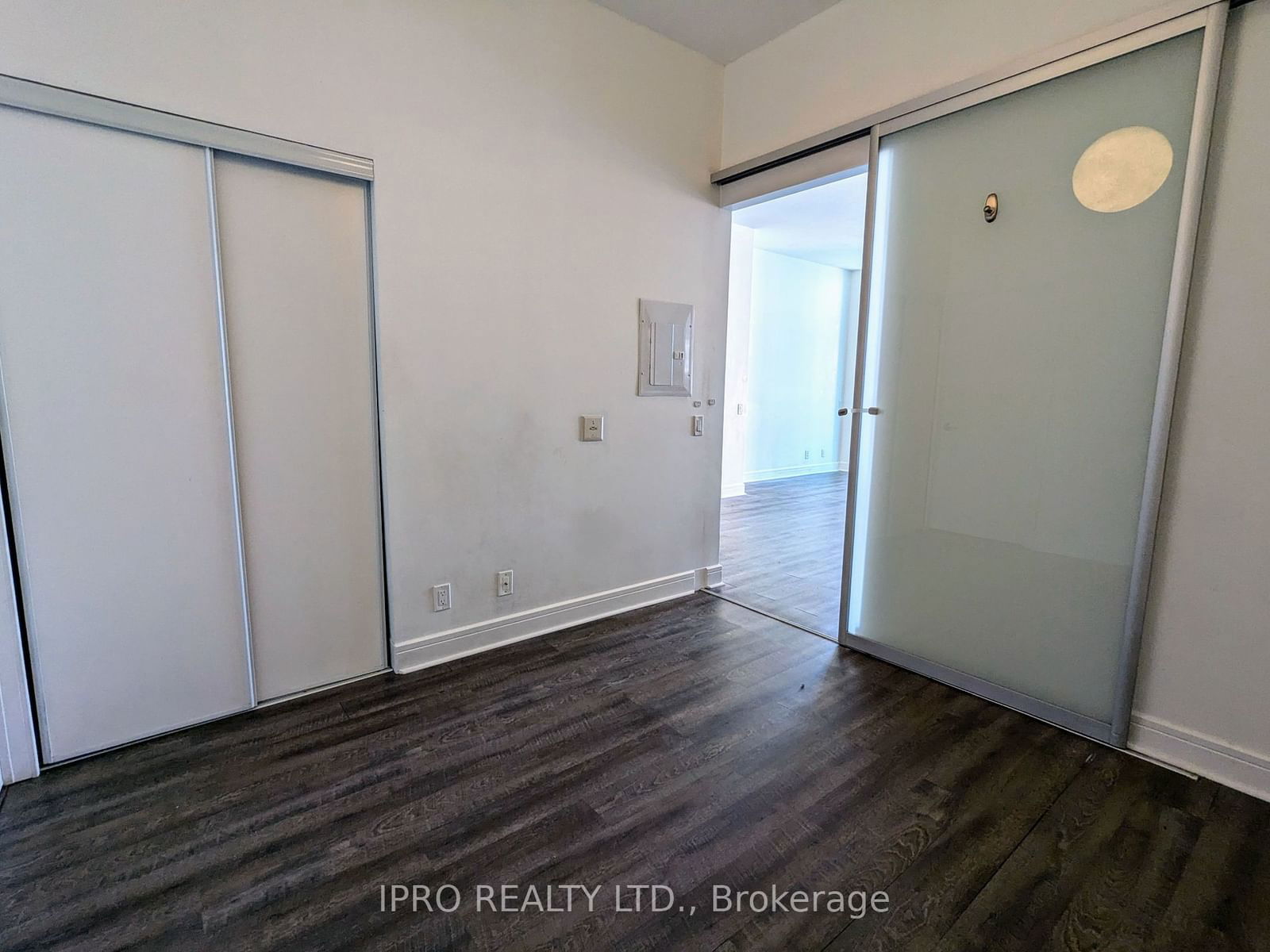 112 George St, unit 823 for rent