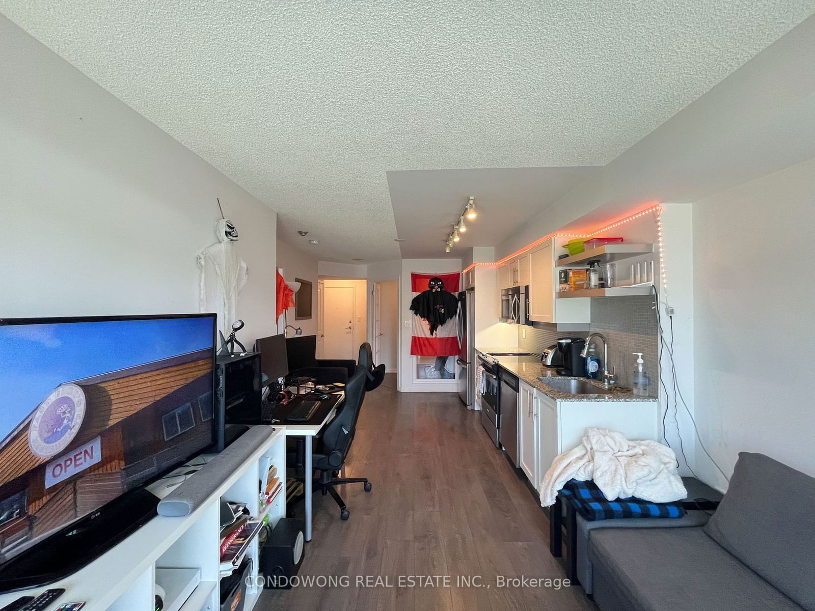 400 Adelaide St E, unit 1910 for rent