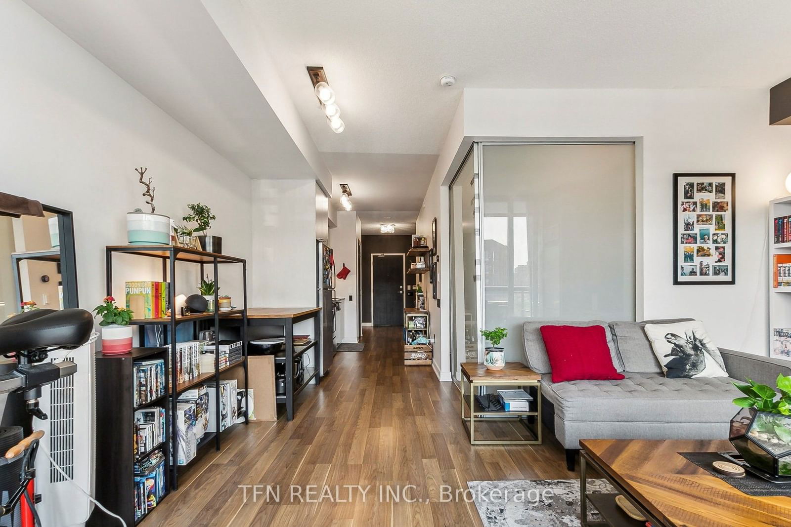 775 King St, unit 906 for sale