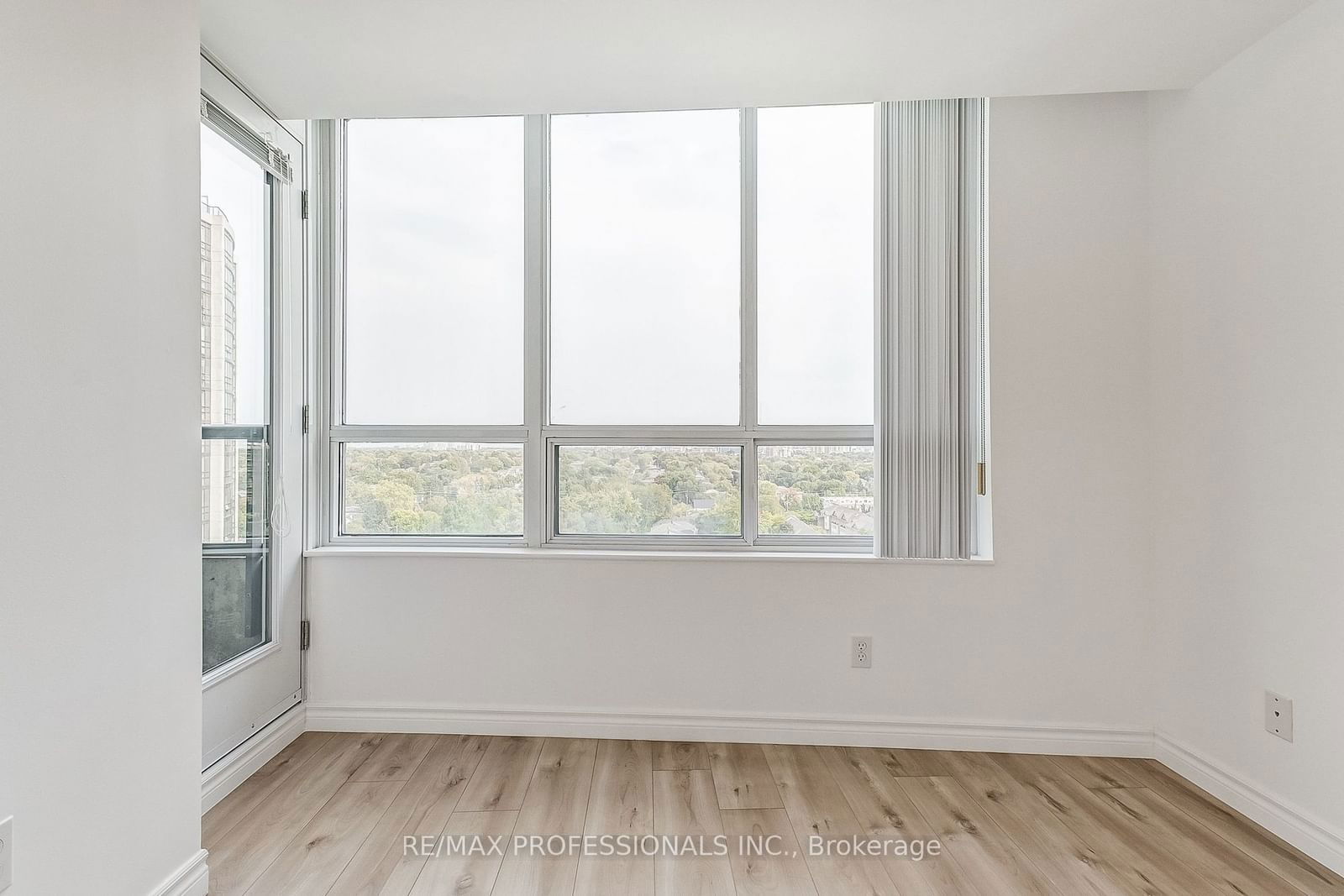 18 Spring Garden Ave, unit 1607 for sale