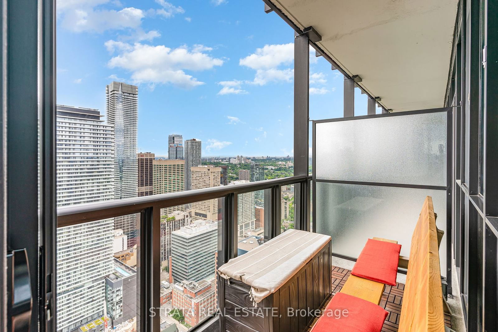 101 Charles St E, unit 4704 for rent