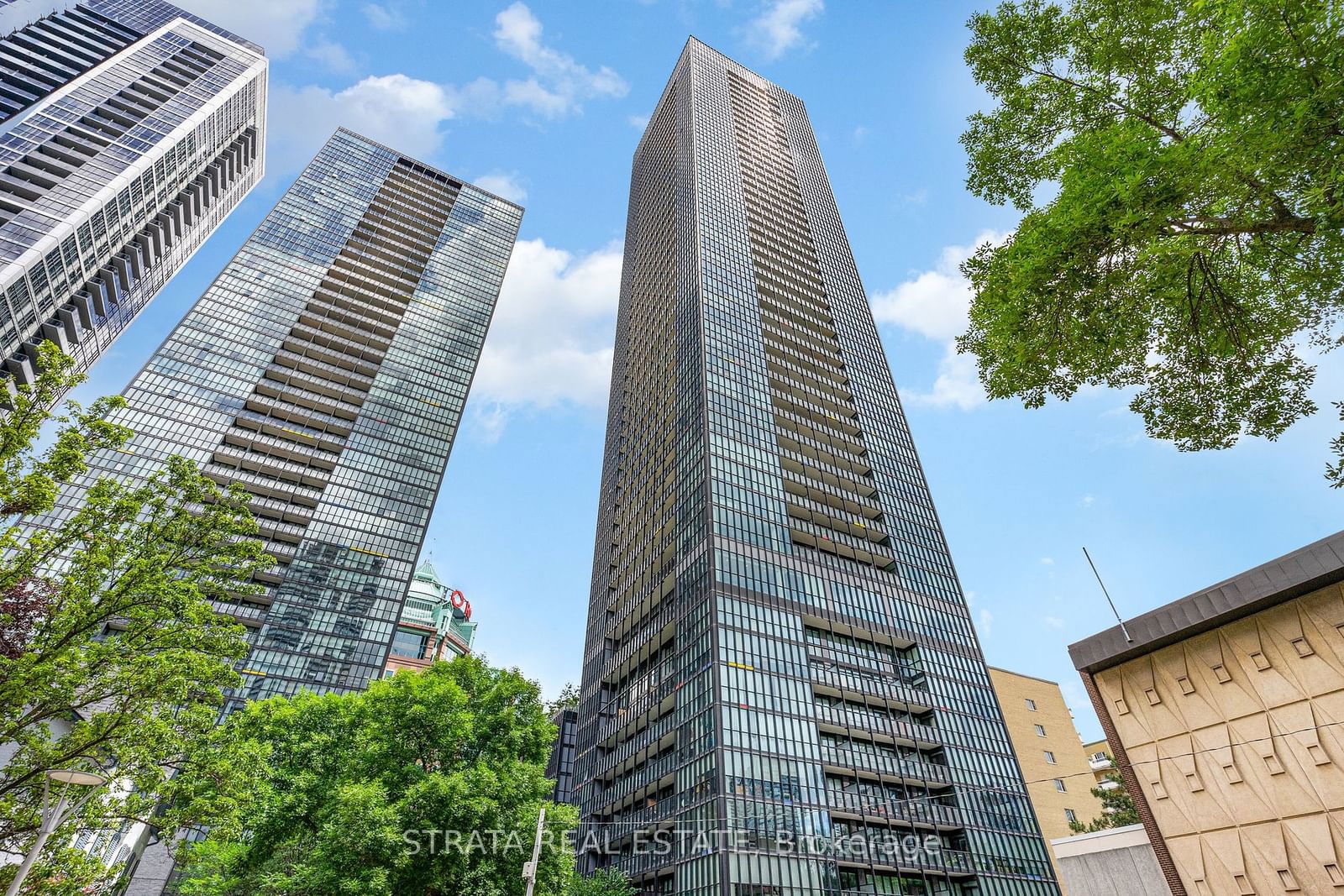 101 Charles St E, unit 4704 for rent