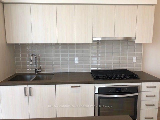 501 St Clair Ave W, unit 614 for rent