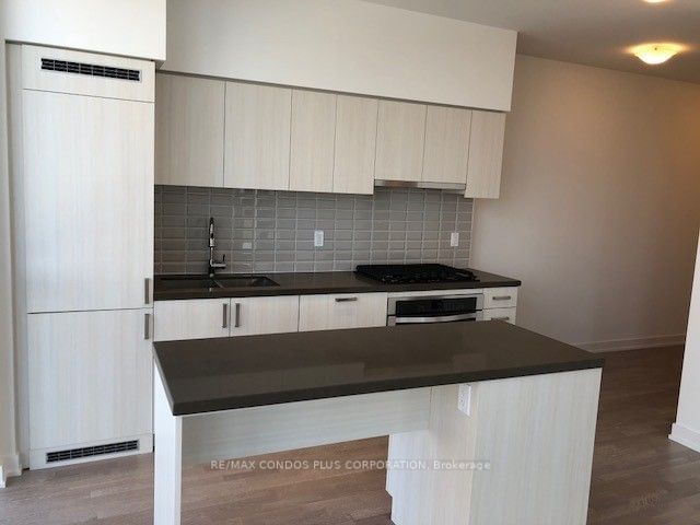 501 St Clair Ave W, unit 614 for rent