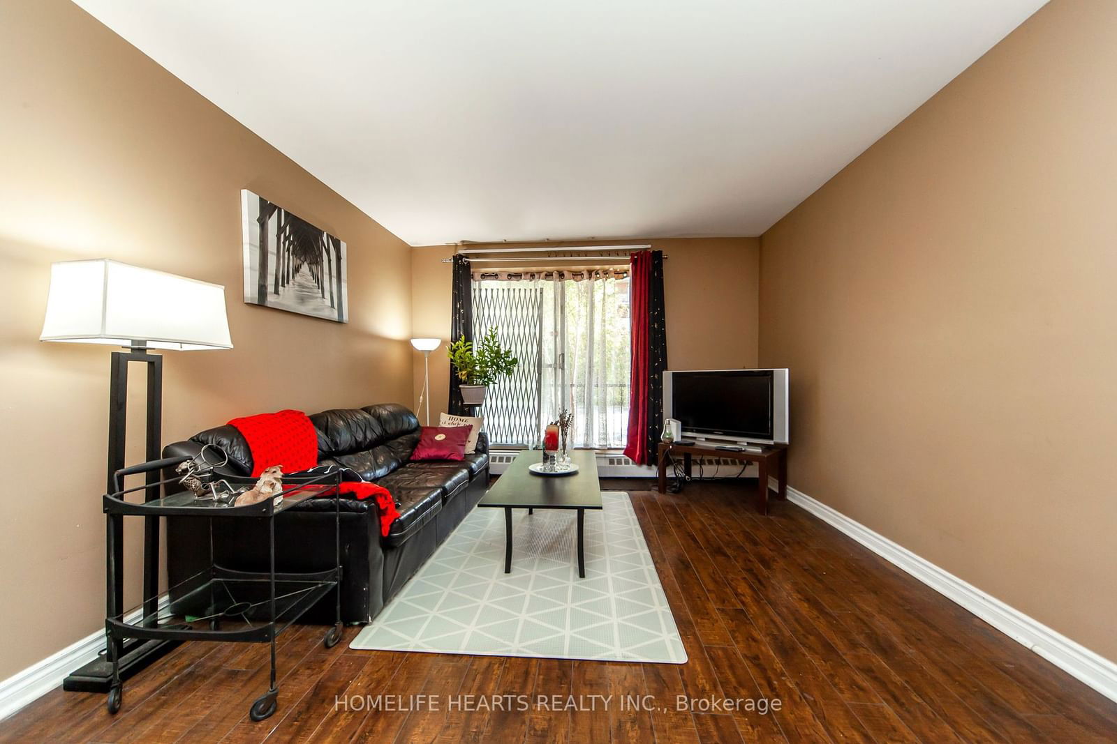 1690 Victoria Park Ave, unit 102 for sale