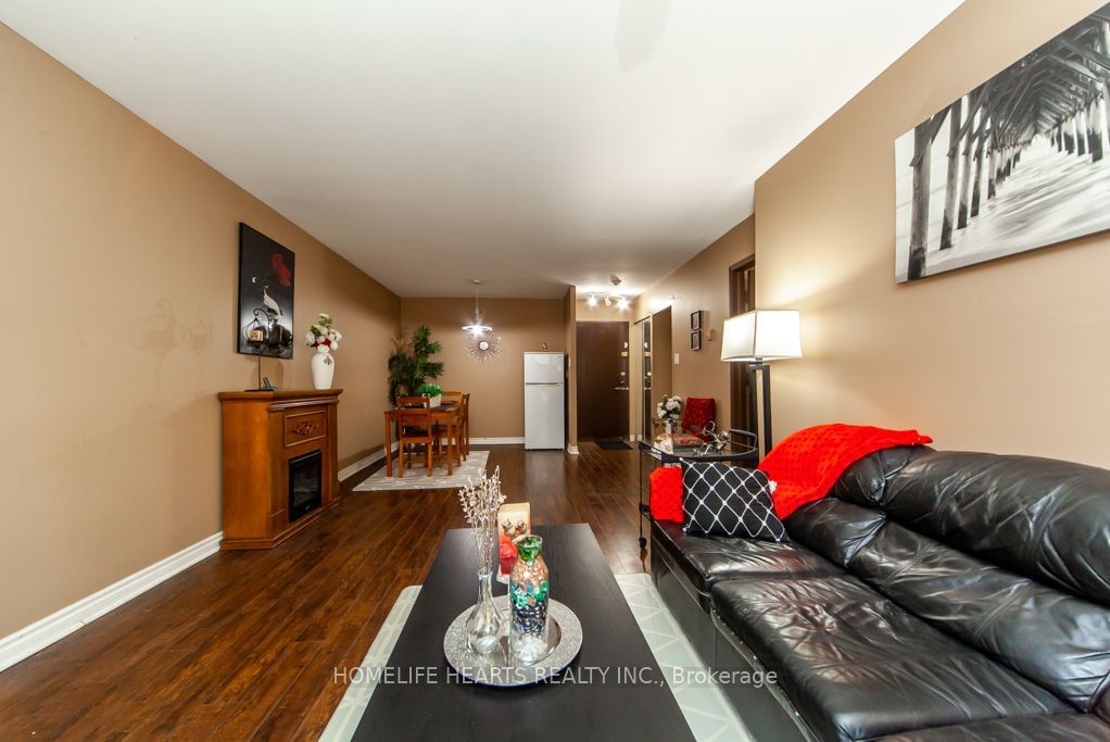 1690 Victoria Park Ave, unit 102 for sale