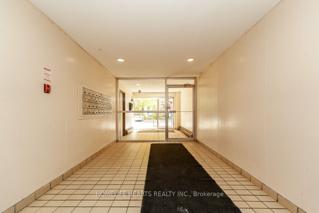 1690 Victoria Park Ave, unit 102 for sale