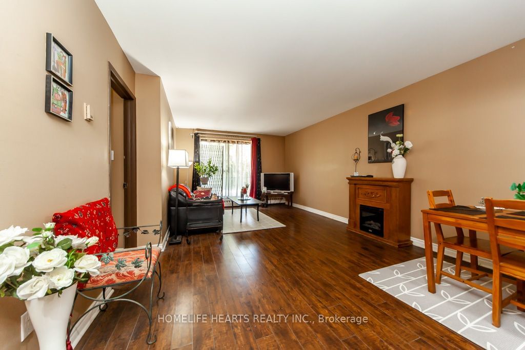 1690 Victoria Park Ave, unit 102 for sale