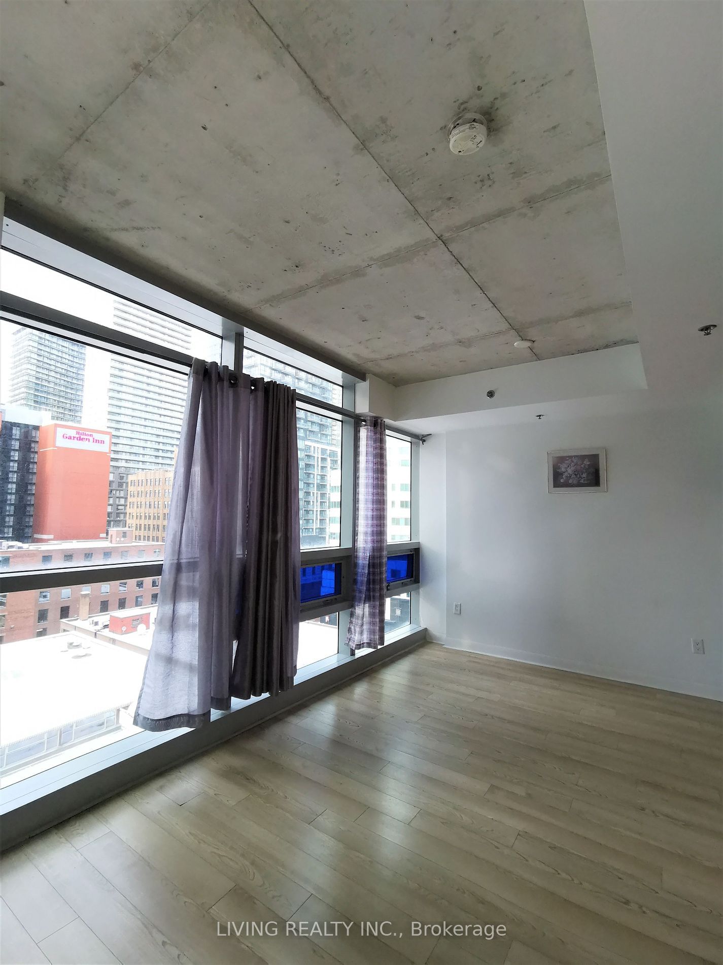 375 King St W, unit 809 for rent