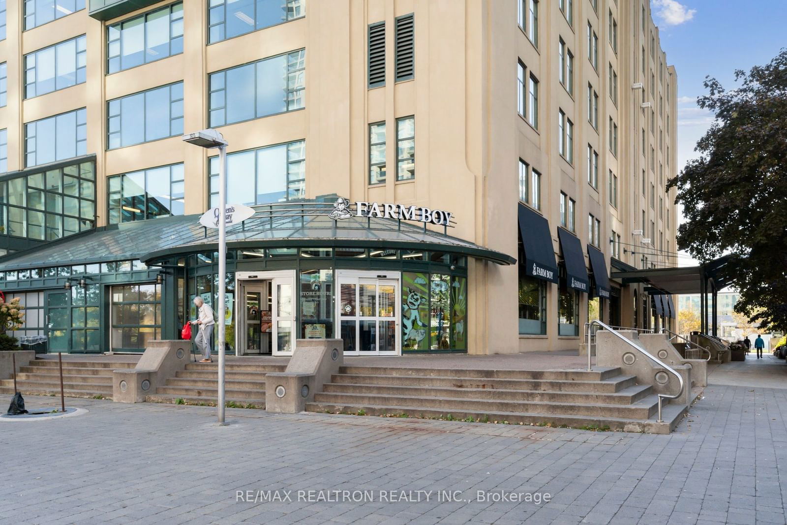 208 Queens Quay W, unit 3008 for sale