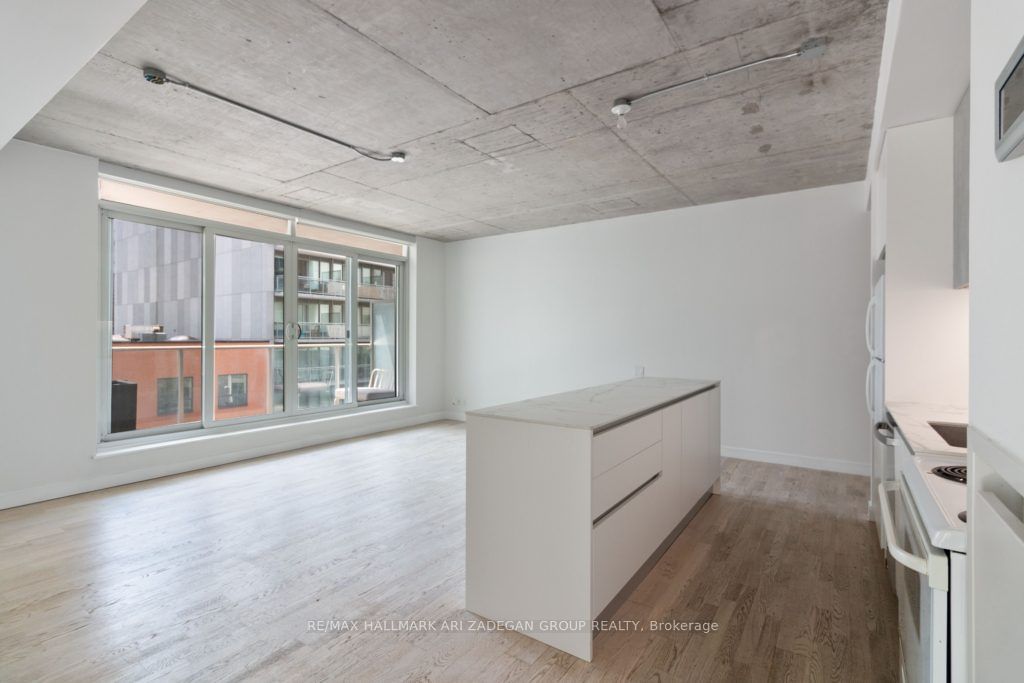 75 Portland St, unit 524 for sale