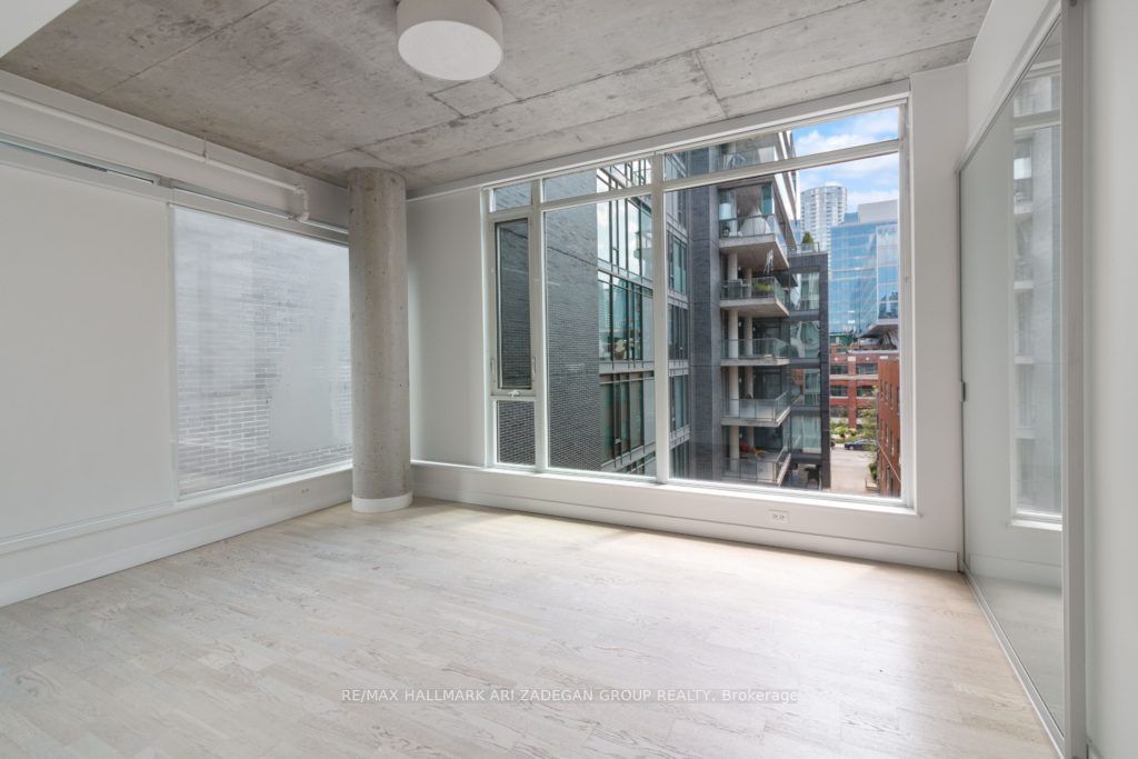 75 Portland St, unit 524 for sale