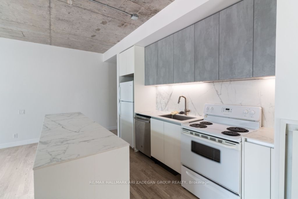 75 Portland St, unit 524 for sale