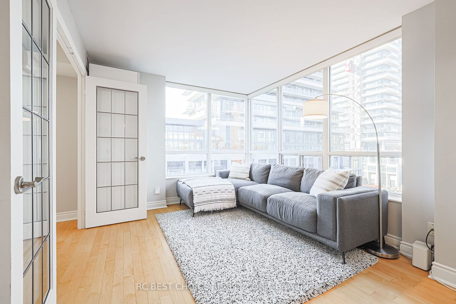 1103 Leslie St, unit 504 for sale