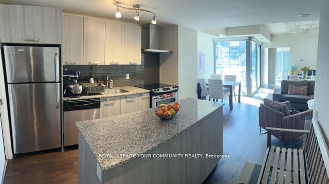 95 Bathurst St, unit 621 for rent