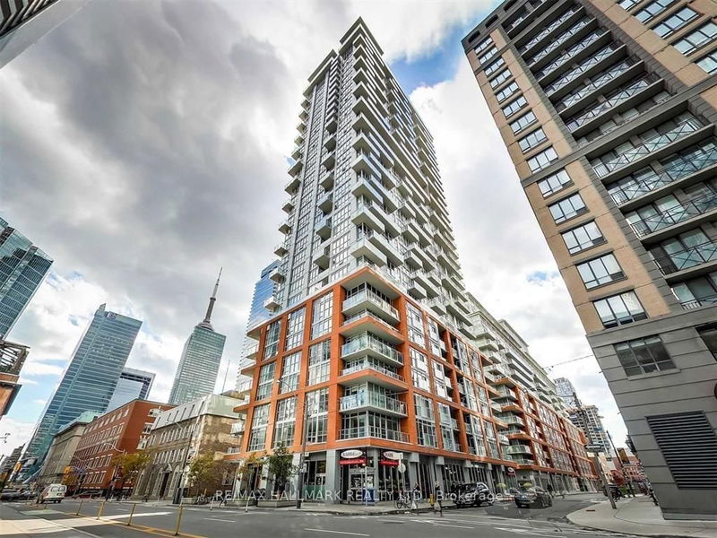 126 Simcoe St, unit 2307 for rent