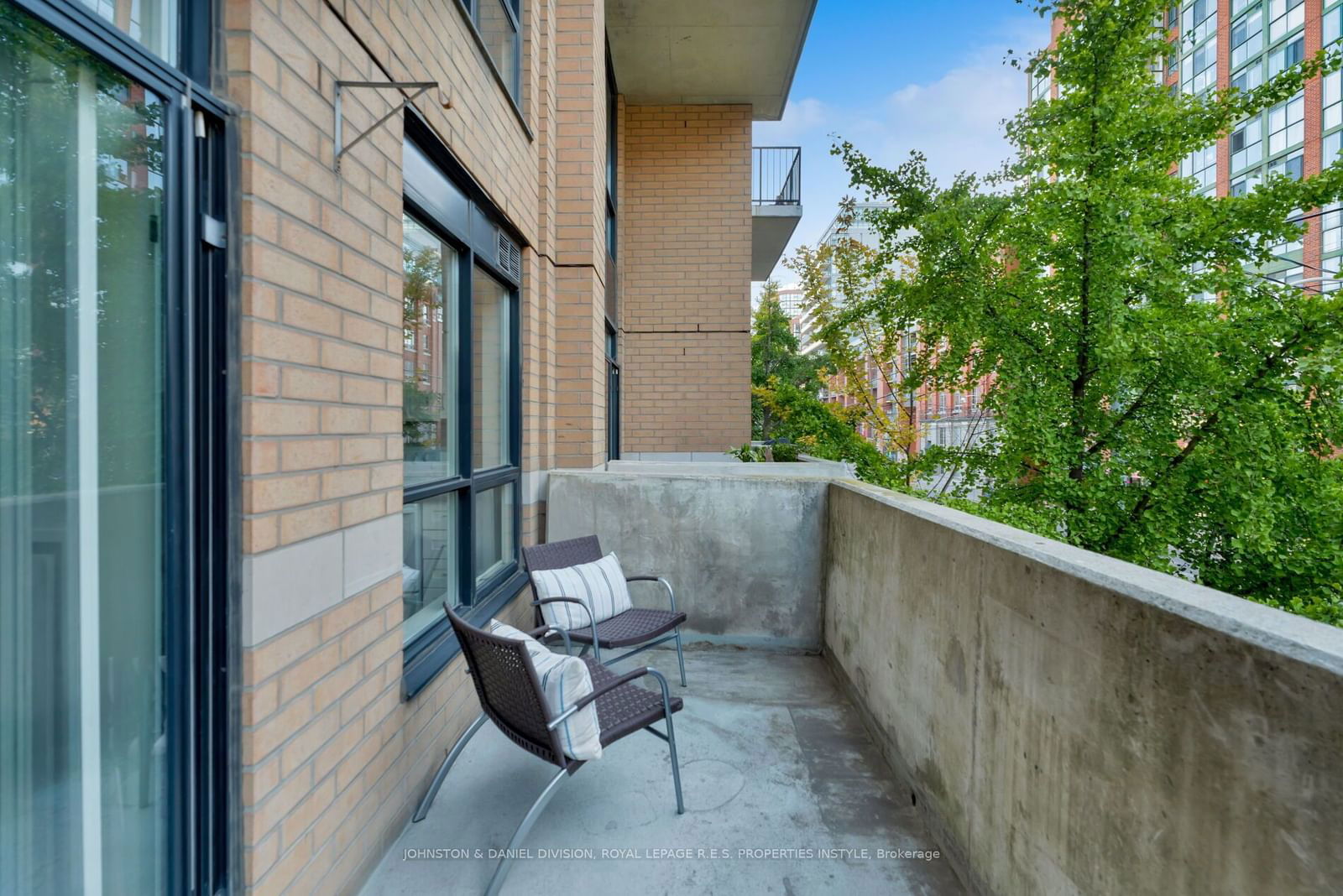 800 King St W, unit 210 for sale