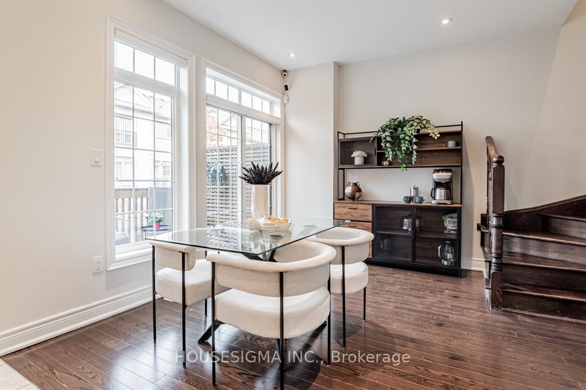 21 Bloorview Place Townhouses, North York, Toronto