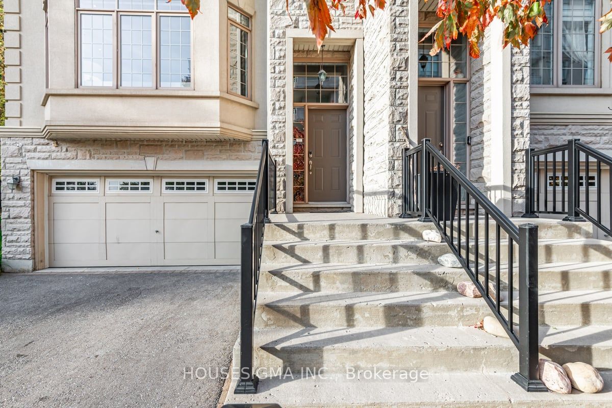 21 Bloorview Place Townhouses, North York, Toronto