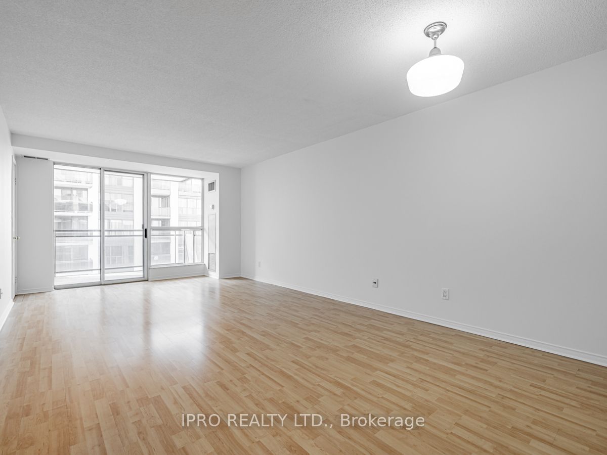 28 Hollywood Ave, unit PH09 for sale