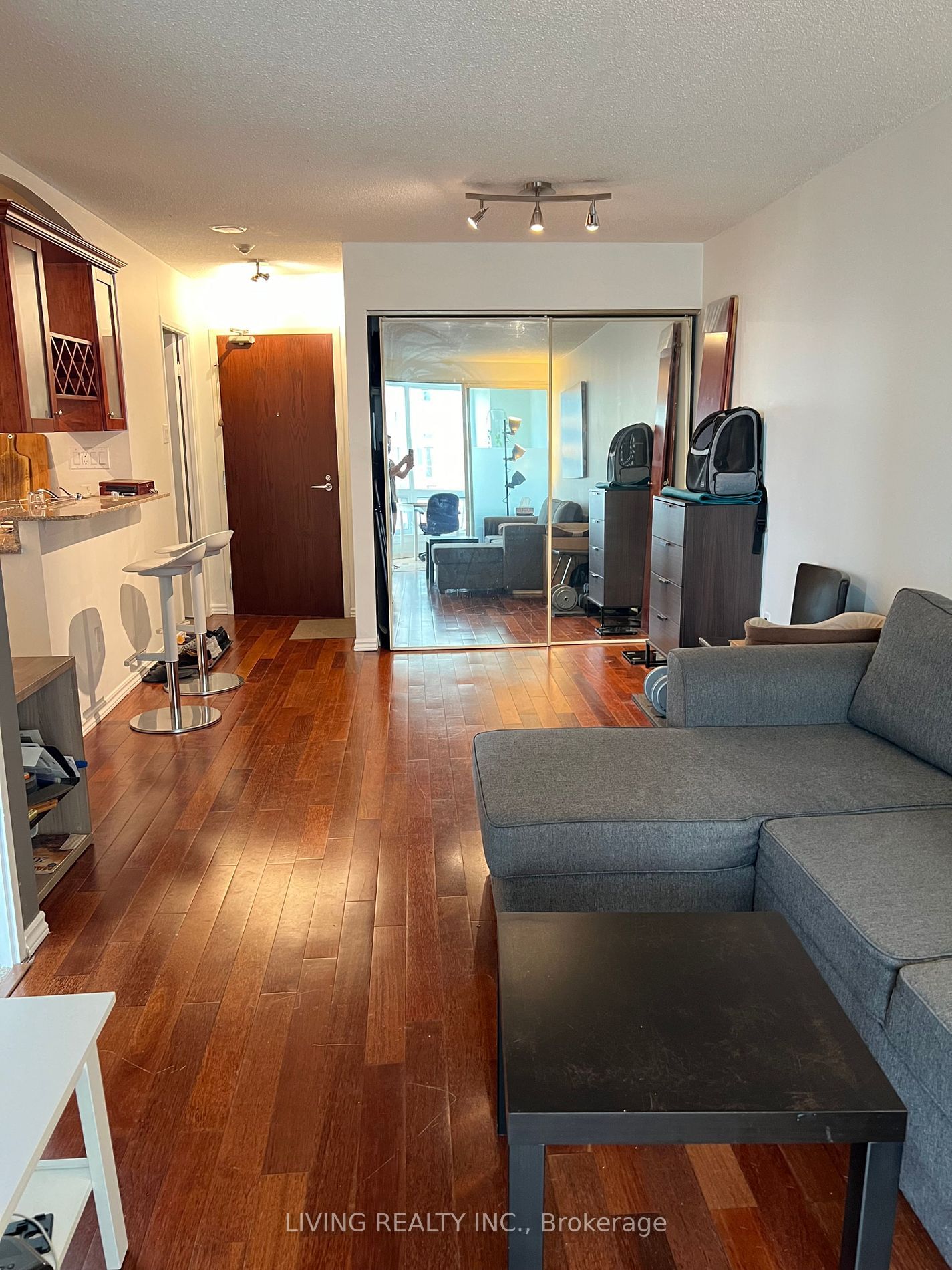 1055 Bay St, unit 1209 for rent